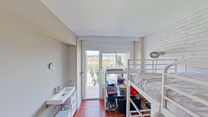 3 bedrooms, desk, iron/ironing board, free WiFi - PREMIUM HABITAT CANYELLES (Sant Vicenç de Montalt)