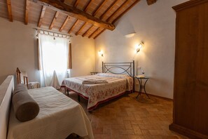 1 bedroom, iron/ironing board, free WiFi