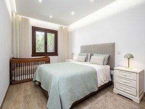 2 Schlafzimmer, Bügeleisen/Bügelbrett, Bettwäsche, Rollstuhlgeeignet