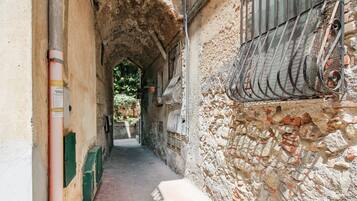 Enceinte de lâhĂ©bergement