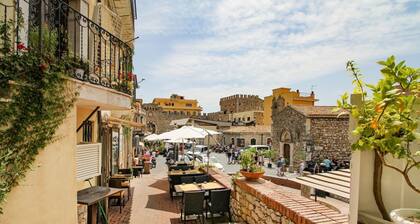 NEW! Amazing Taormina! Agatocle Apartment for 3!