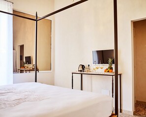 Double Room, Balcony, City View | Egyptian cotton sheets, premium bedding, down duvets, in-room safe - Casa Scianna Noto (Noto)
