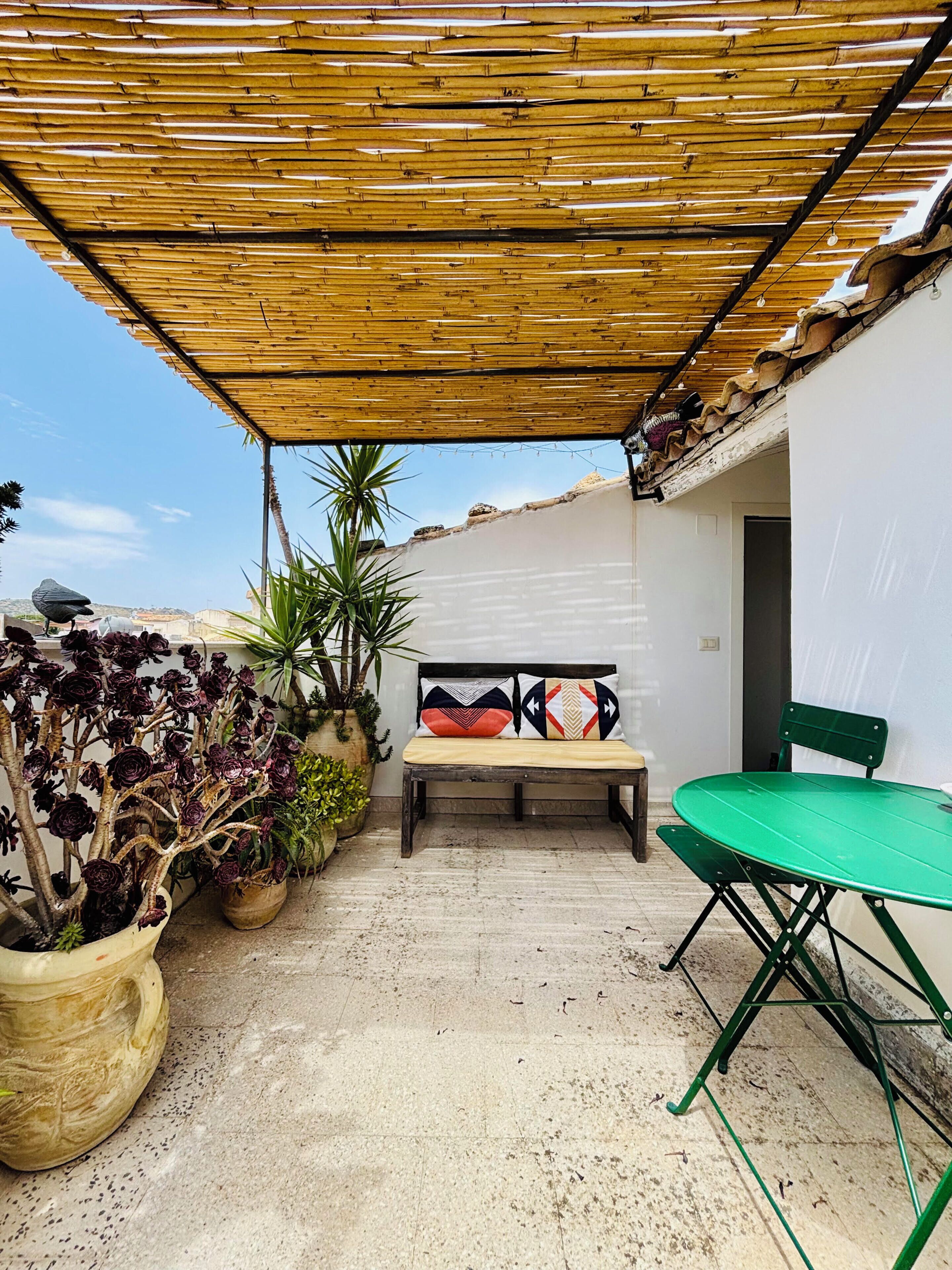 Doppelzimmer, Terrasse, Hügelblick