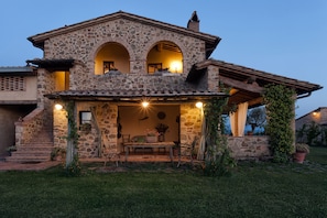 Panoramic Apartment, 2 Bedrooms, Hill View (Rondini) | Premium bedding, down duvets, individually furnished, laptop workspace - Agriturismo Monsole (Montalcino)