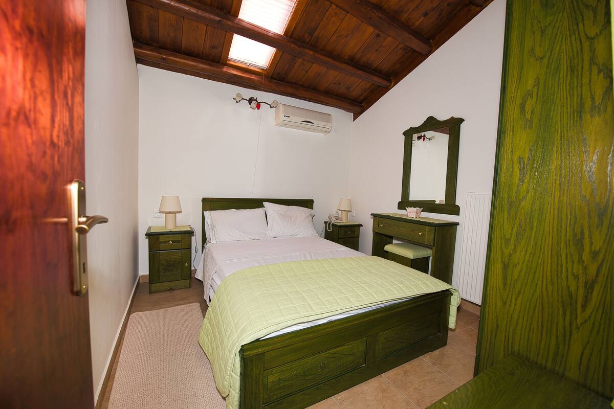 In-room safe, individually decorated, individually furnished, desk