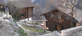 Außenparkplatz – in der Nähe des Cottages (am Anfang der Treppe)