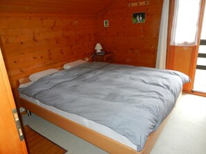 3 bedrooms - Outdoor parking space - close to the cottage (at the start of the stairs) (St-Luc)