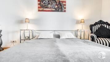 1 Schlafzimmer, BĂŒgeleisen/BĂŒgelbrett, kostenloses WLAN, BettwĂ€sche