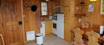Outside : chalet for 4 persons maximum in the center of the old village with direct and easy access,