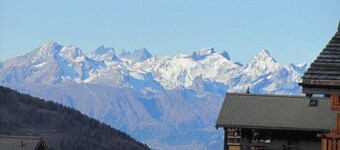 Ulkopuolella: huoneisto Chandolinissa, 2-4 hengelle, rakennuksen pohjakerroksessa, terassi 