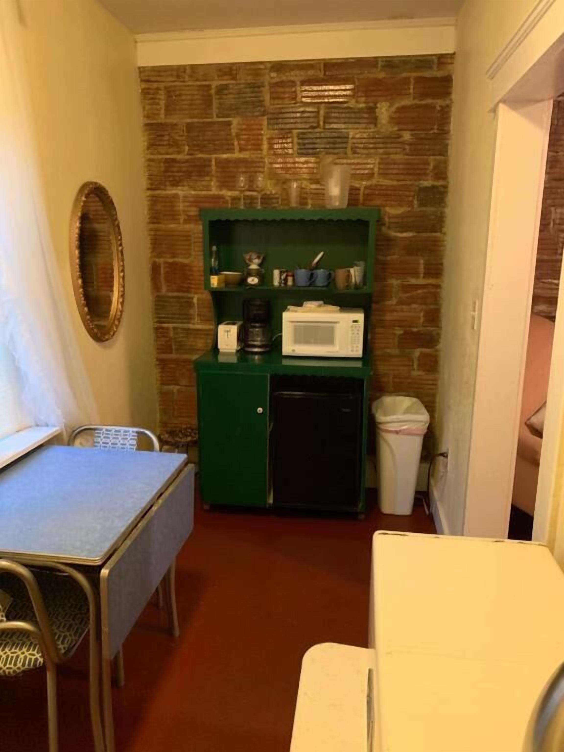 suite 20 | private kitchen | full-sized fridge, microwave, coffee/tea maker, cookware/dishes/utensils