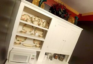 Suite 3 | Individually decorated, individually furnished, iron/ironing board - Historic Whiting Hotel Suites (Pawhuska)