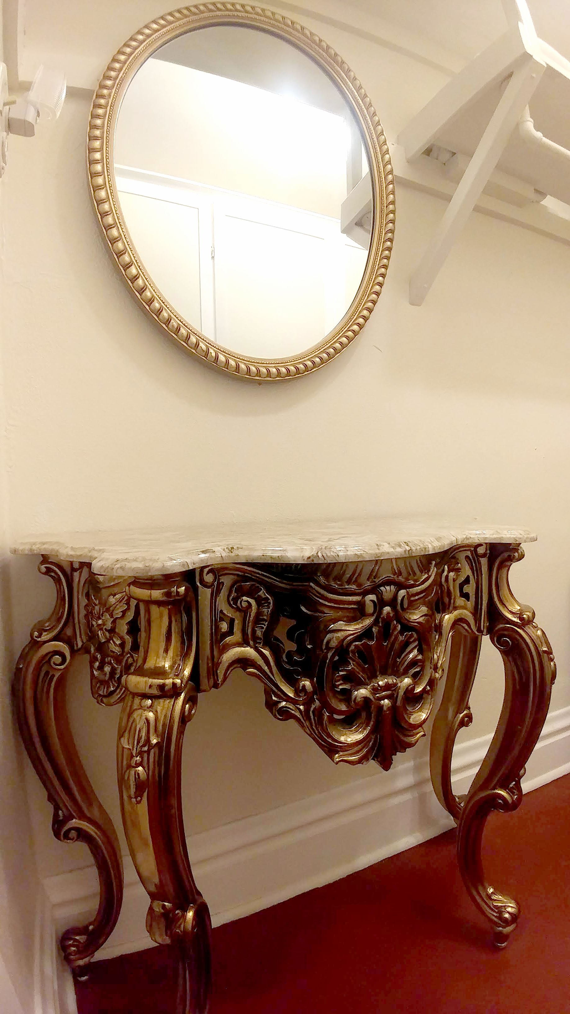 Suite 3 | Individually decorated, individually furnished, iron/ironing board