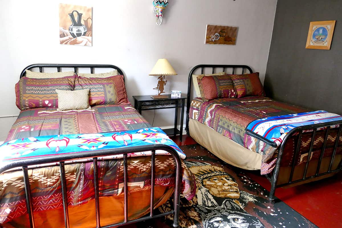 Suite 2 | Iron/ironing board, WiFi (free), individually decorated
