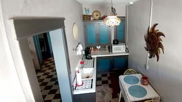 Suite 4 | Individually decorated, individually furnished, iron/ironing board