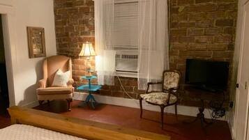 Suite 20 | Living area