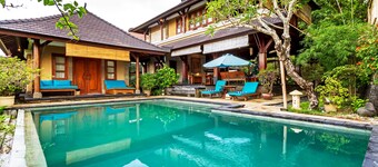 Large pool villa, centrally located, close to Nusa Dua and Jimbaran beaches