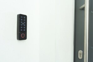 Interior - Apartment No. 04 in Vienna near Schönbrunn/Westbahnhof | Keyless Check-In (Rudolfsheim-Fünfhaus)