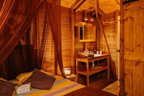 1 chambre, fer et planche à repasser, Wi-Fi gratuit, draps fournis