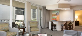 Suite by the Beach with Tennis Court + Pool Access