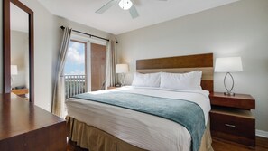 2 bedrooms, iron/ironing board, free WiFi, bed sheets - Surf Beach 401 - Spectacular Sunsets - Beach Front (Treasure Island)