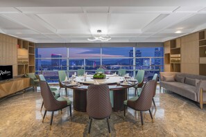 2 restaurants, breakfast, lunch, dinner served; Chinese cuisine - Radisson Suzhou (Suzhou)
