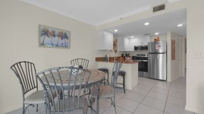 Dining - Treasure Island Beach Front Spectacular Sunsets South Beach 307 (Treasure Island)