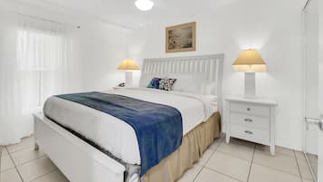 1 slaapkamer, een strijkplank/strijkijzer, reisbedje, gratis wifi