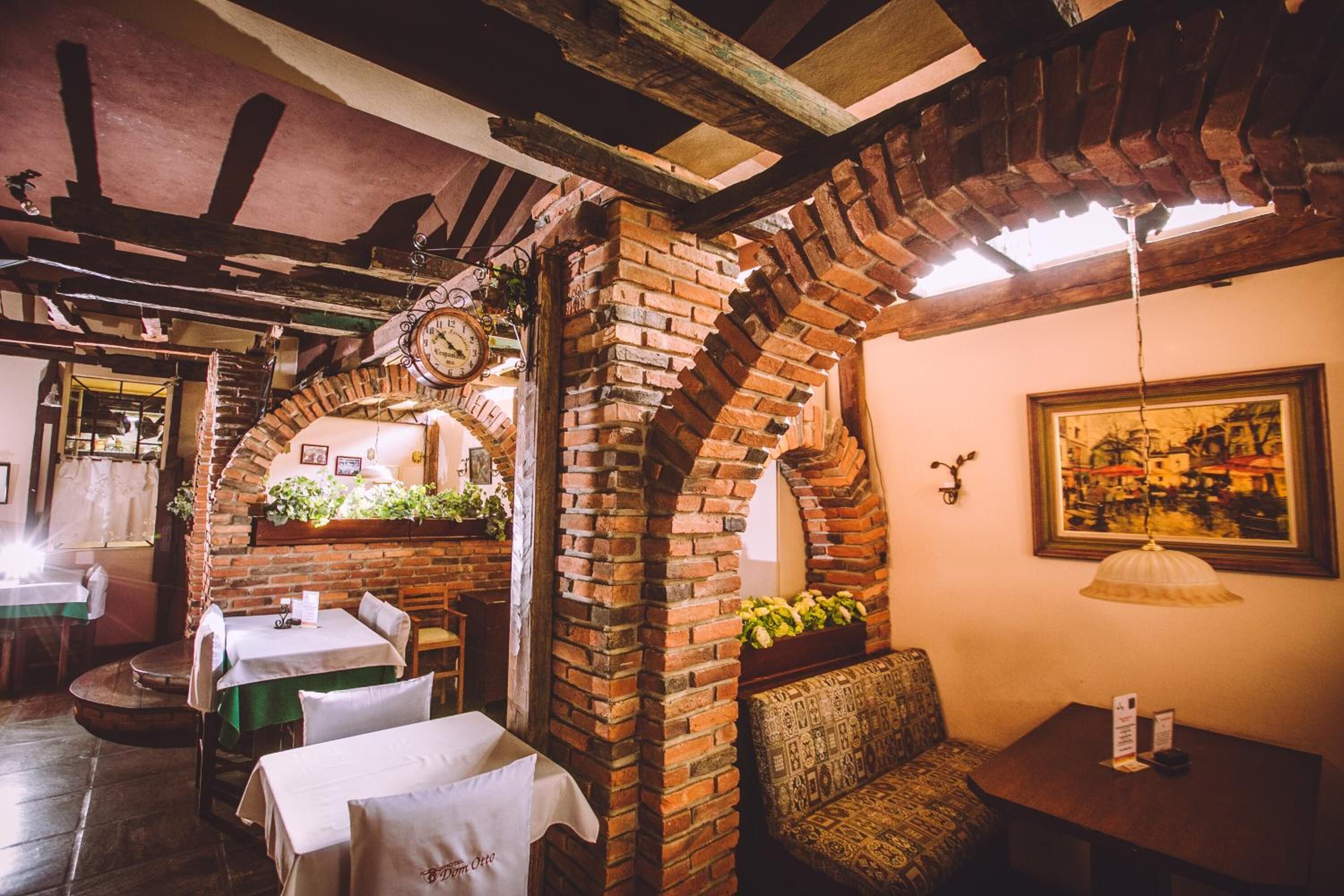 breakfast, lunch and dinner served