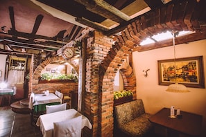 Breakfast, lunch and dinner served - Hotel Dom Otto (Vespasiano)