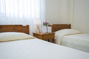 Comfort Apartment, Sea View | Extra beds