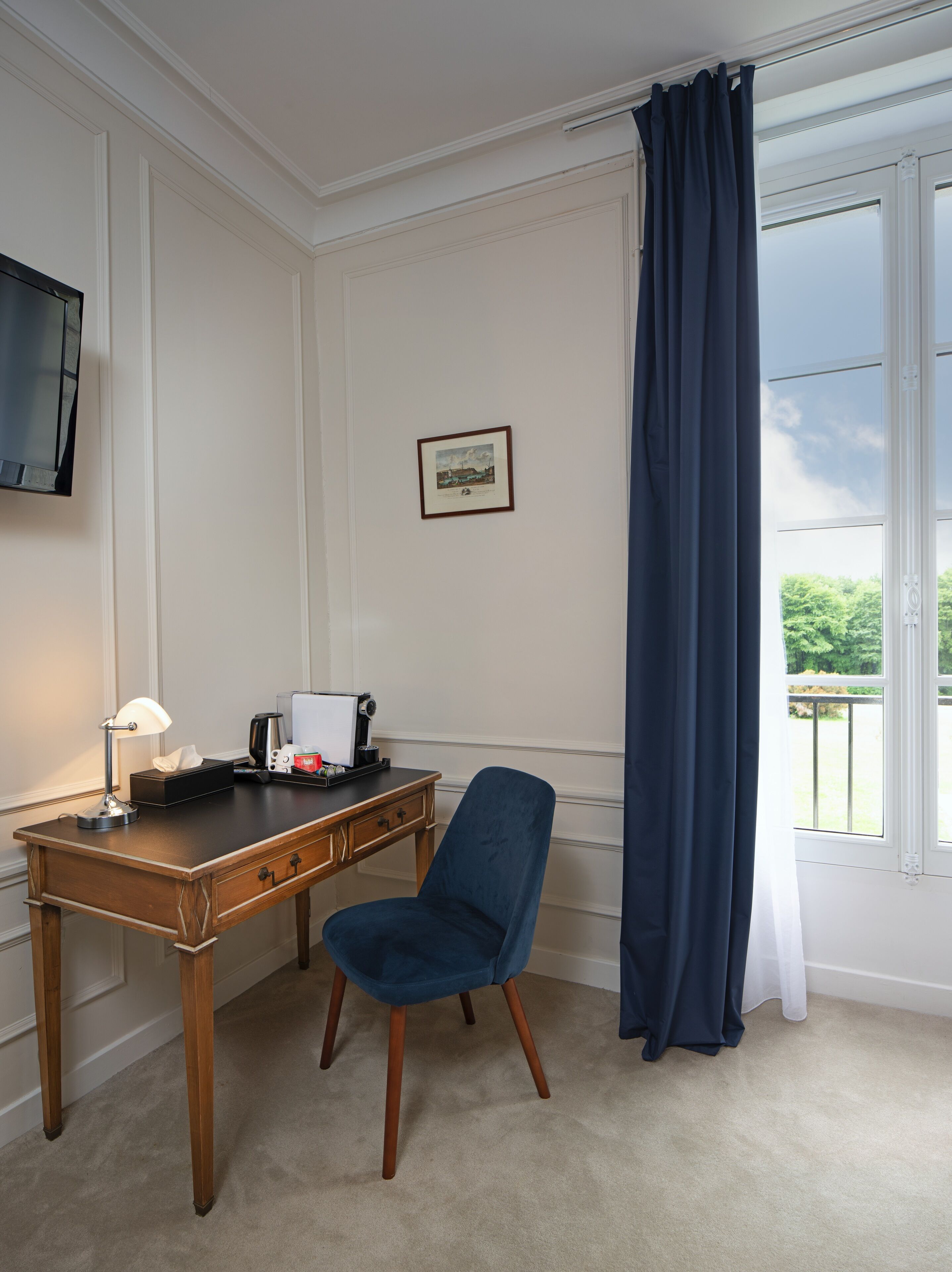 comfort room | 1 bedroom, in-room safe, individually furnished, desk