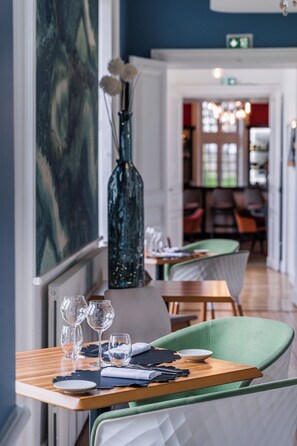 Ze serveren er ontbijt, lunch en diner 