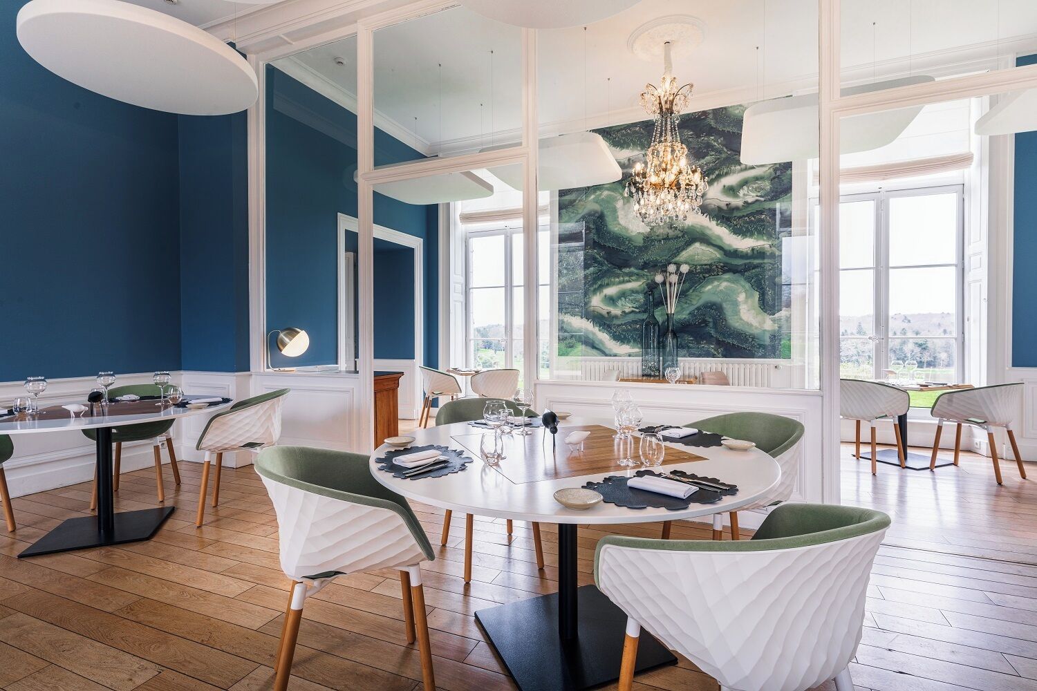 breakfast, lunch, dinner served; local cuisine