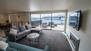 單棟房屋, 多張床 (Urban Sanctuary) | 客廳 | 壁爐