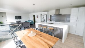 Unclassified image, 5 of 22, button - Urban Sanctuary Holiday home 5 (Queenstown)