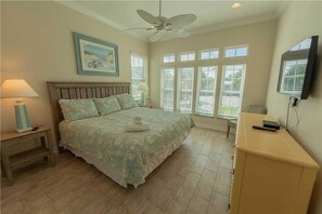 Apartment | 5 bedrooms, free WiFi, bed sheets