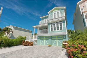 Apartment | Front of property