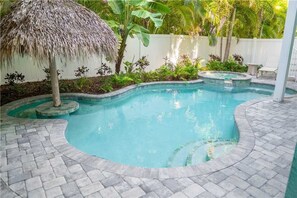 Apartment | Outdoor pool