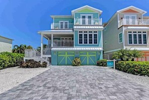 Apartment | Front of property