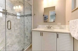 Apartamento | Baño | Secador de pelo y toallas