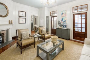 하우스 | 거실 공간 | TV