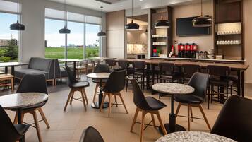 Buffet déjeuner servi tous les jours en supplément