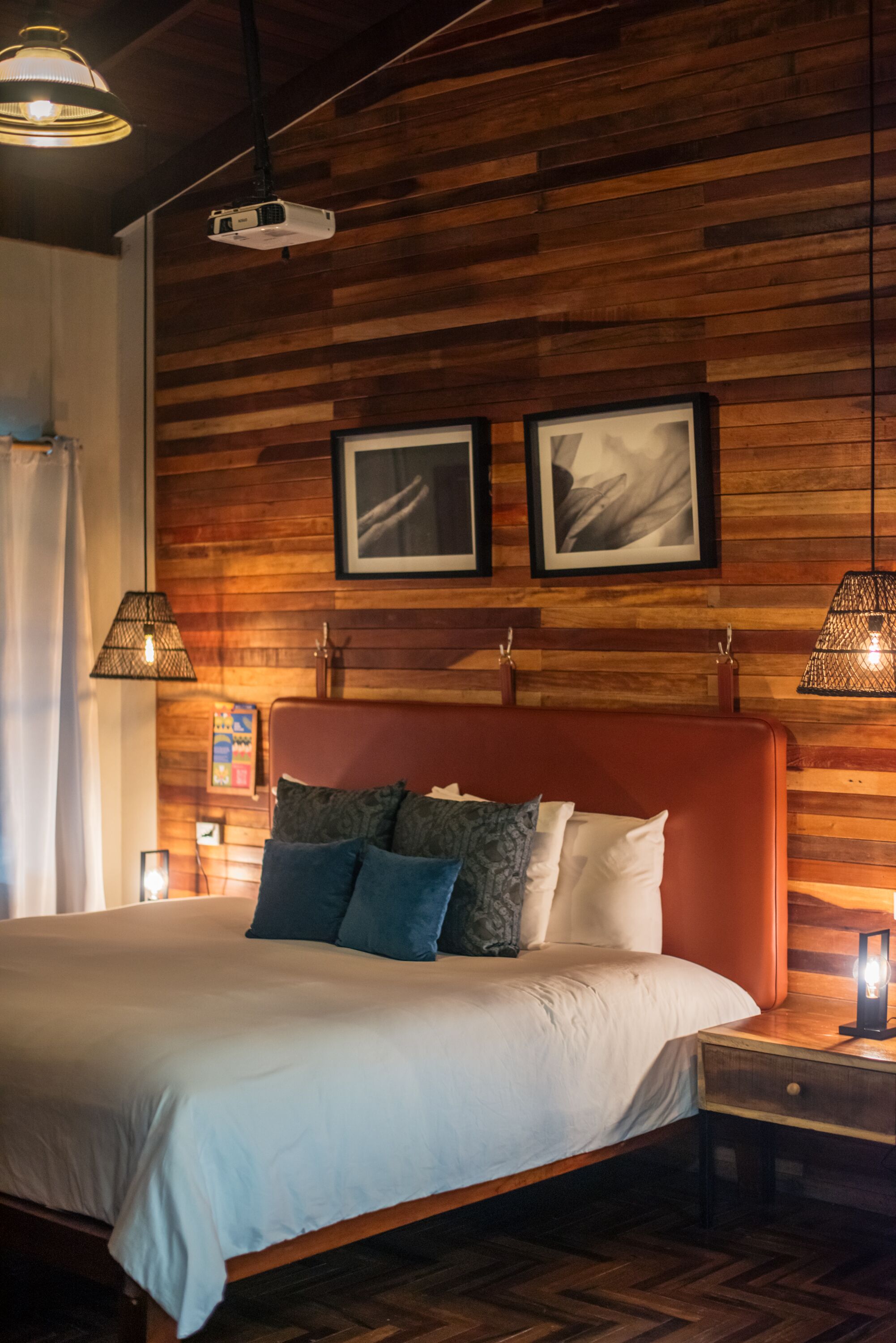 Unique Room | Free WiFi, bed sheets