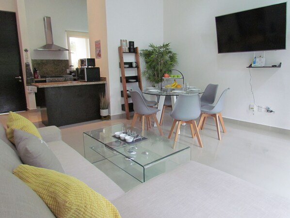 Family Villa, Multiple Beds, Non Smoking, Garden View | Living room