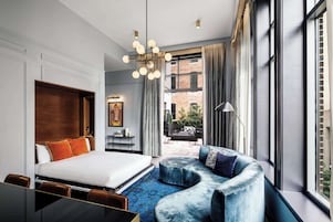 Egyptian cotton sheets, premium bedding, down duvets, minibar