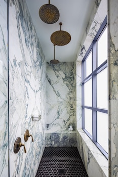 Bathroom shower at Dream Nashville, by Hyatt