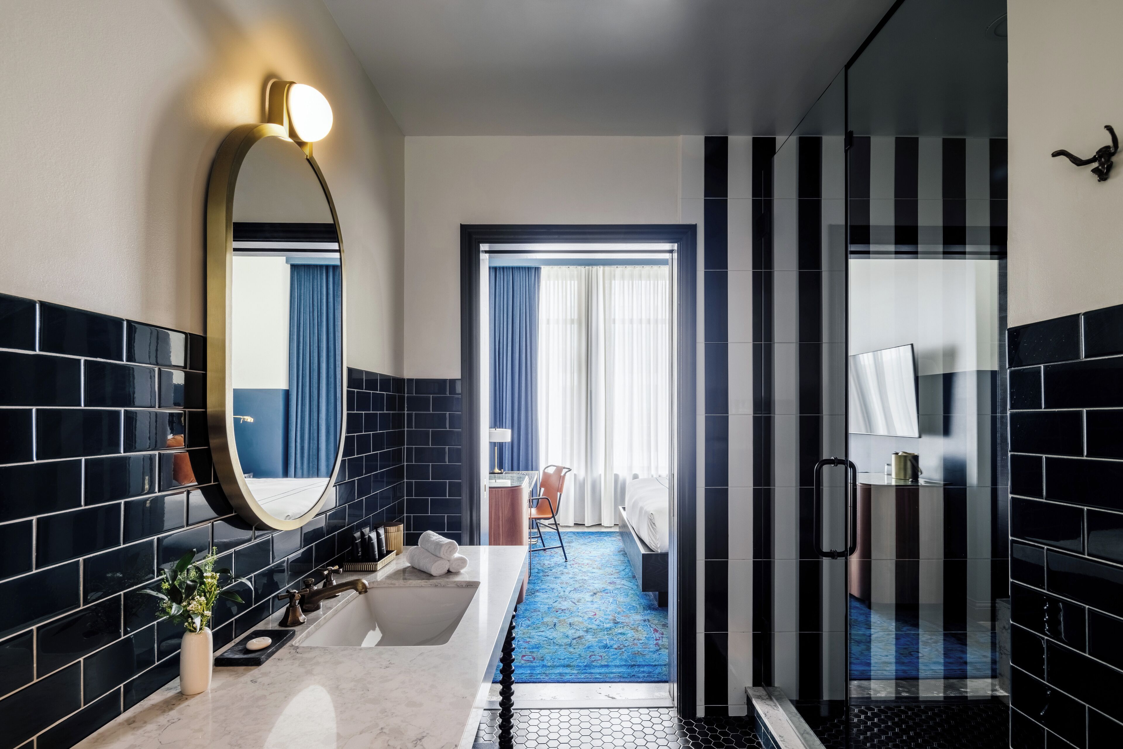 studio suite, 1 king bed (platinum) | bathroom | shower, rainfall showerhead, designer toiletries, hair dryer
