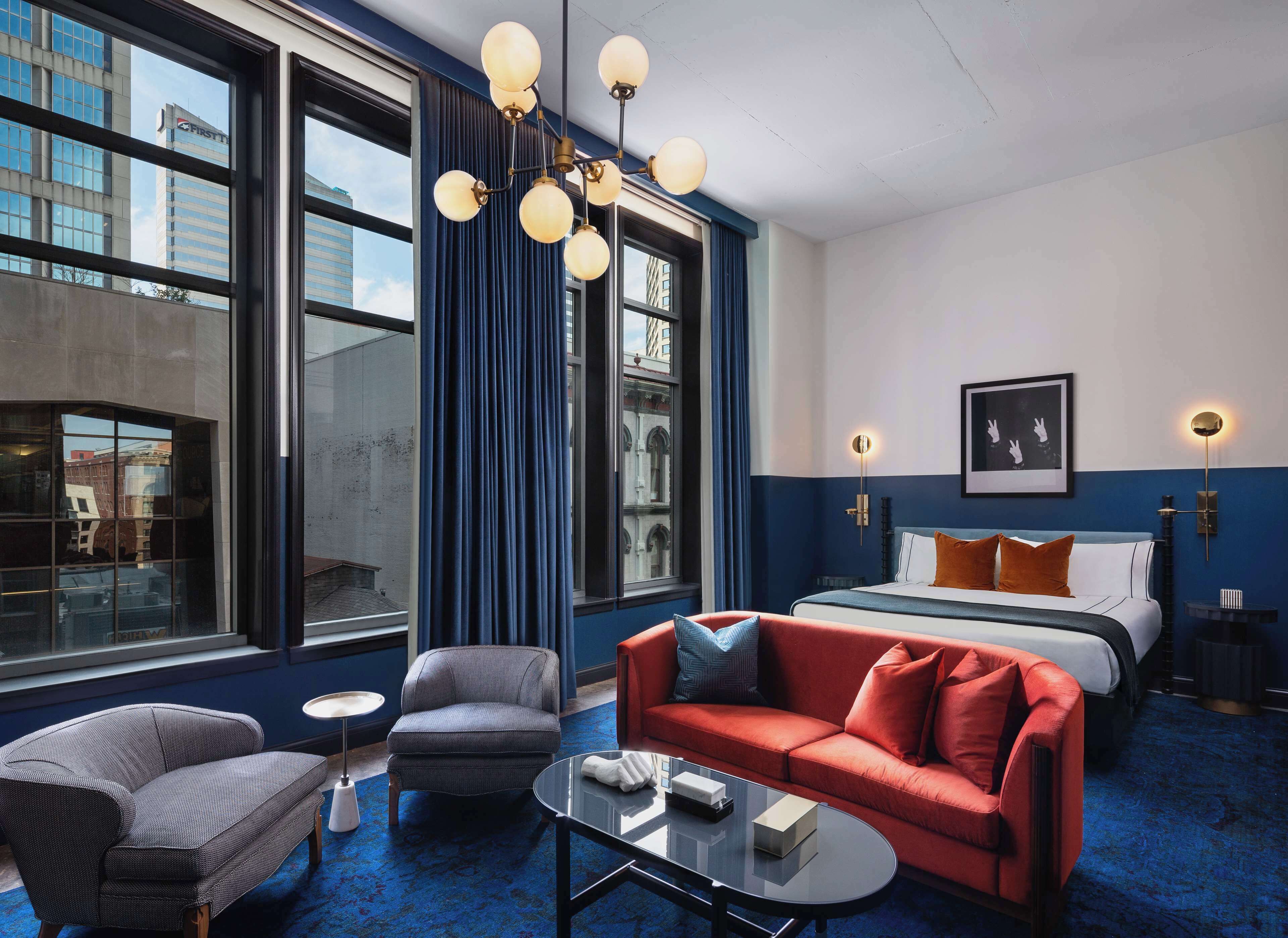 スタジオスイート キングベッド 1 台 (Platinum) | エジプト綿のシーツ、高級寝具、羽毛の掛け布団、ミニバー