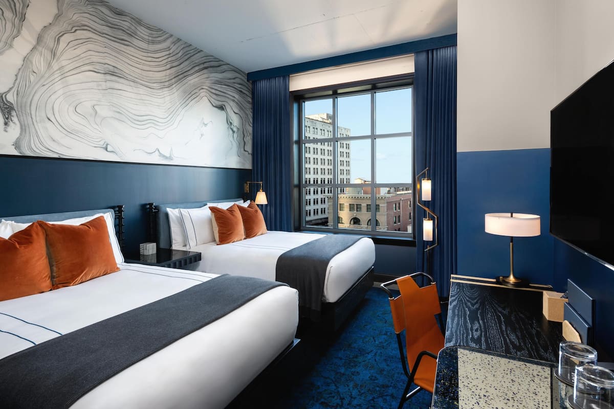 Room, 2 Queen Beds (Bronze)